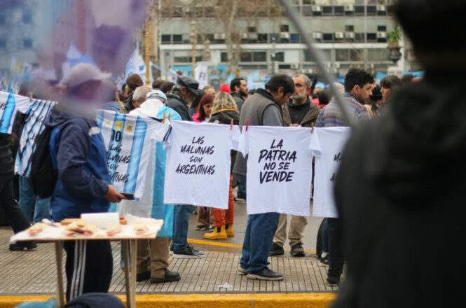 ¿Hasta dónde llega la caída de Milei?